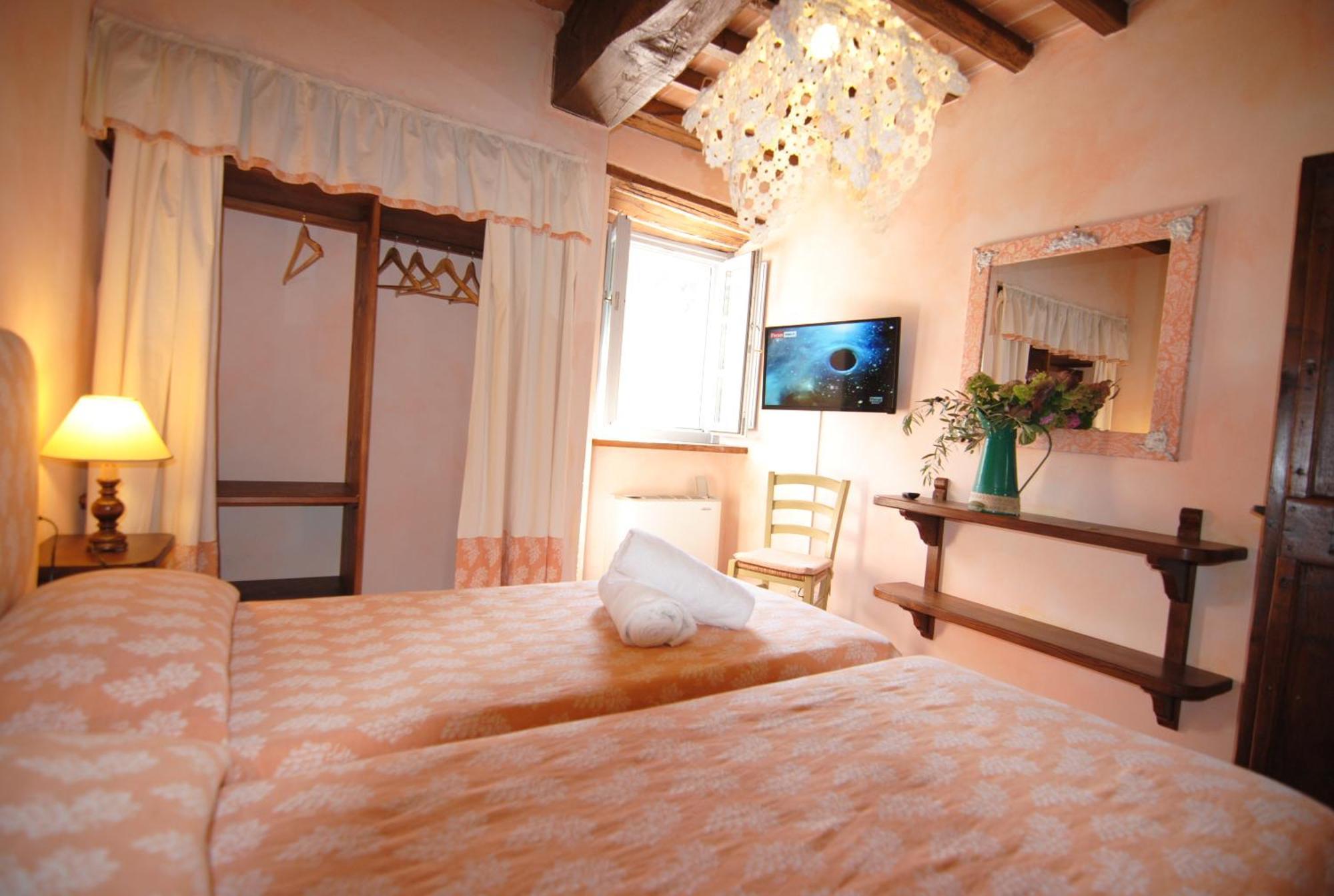 Agriturismo I Frati Пачиано Экстерьер фото
